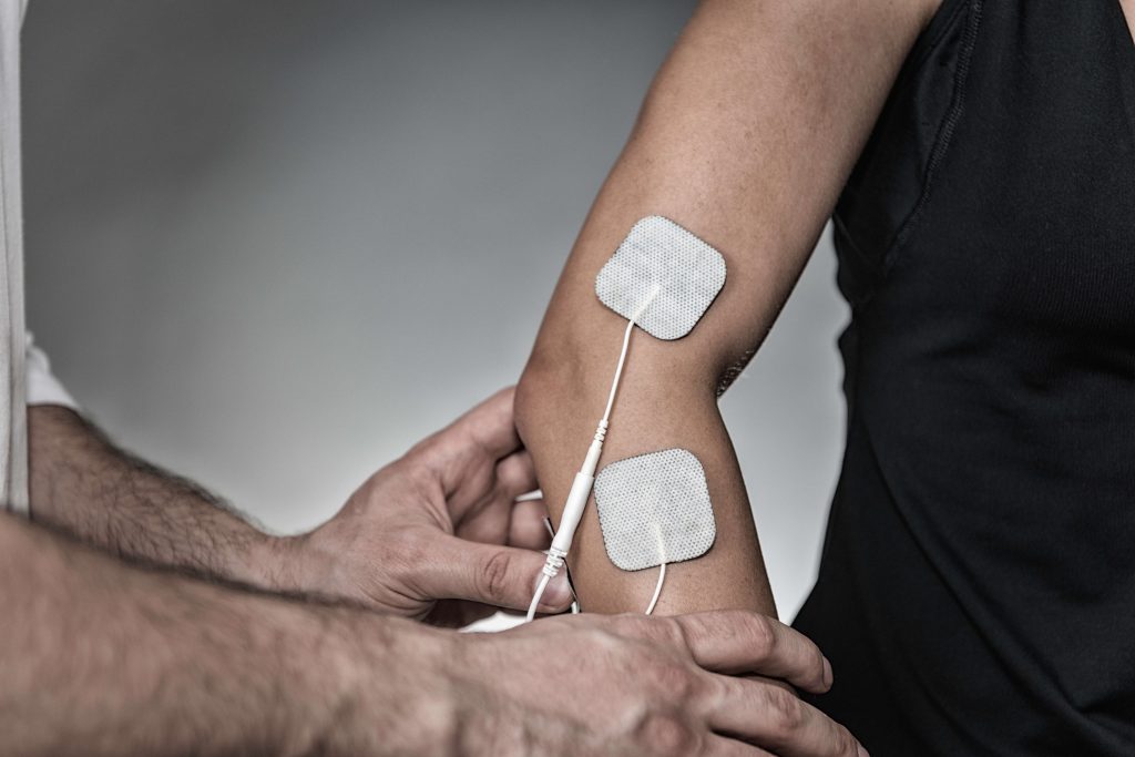 Elbow pain treatment in Wexford, PA shutterstock 419121568 elbow pain treatment