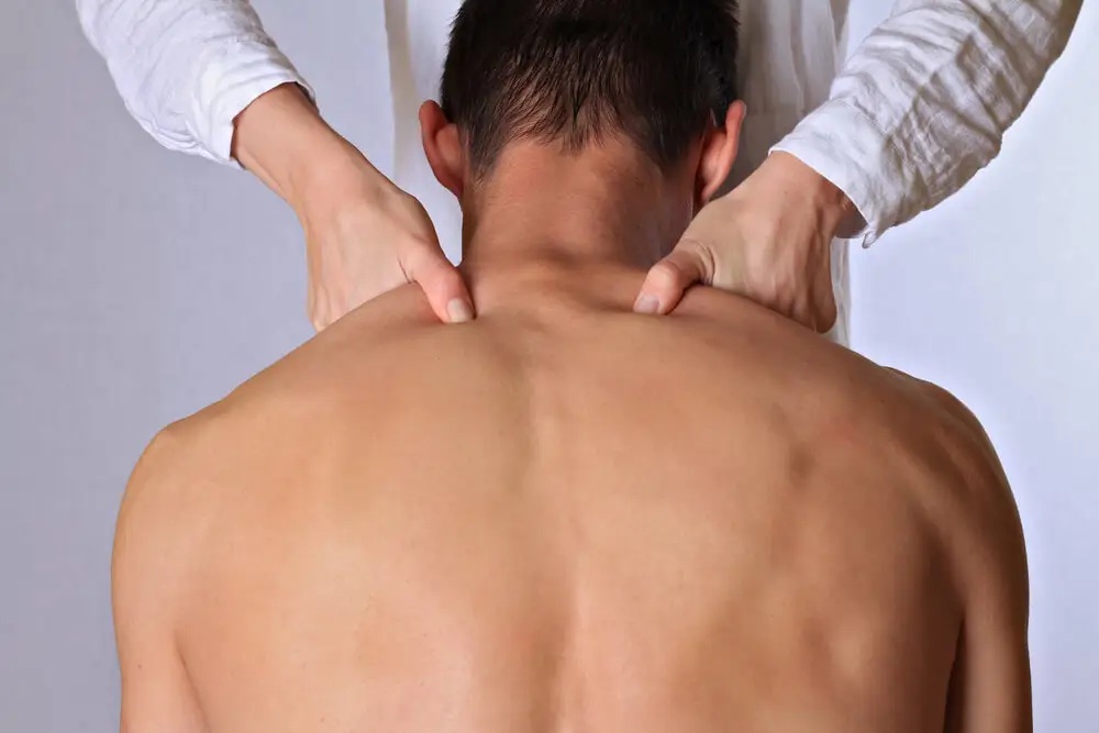 Three benefits of physical therapy for chronic neck pain treatment