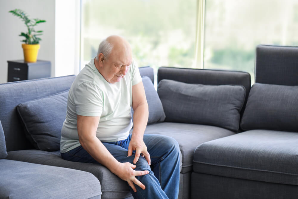 What happens if I avoid physical therapy after knee surgery? shutterstock 1520319947 post-knee surgery physical therapy