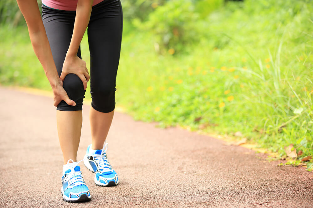 kneecap pain when bending