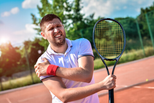 3 potential causes of shoulder pain when moving your arm across your body shutterstock 1120756592 shoulder pain when moving arm across body