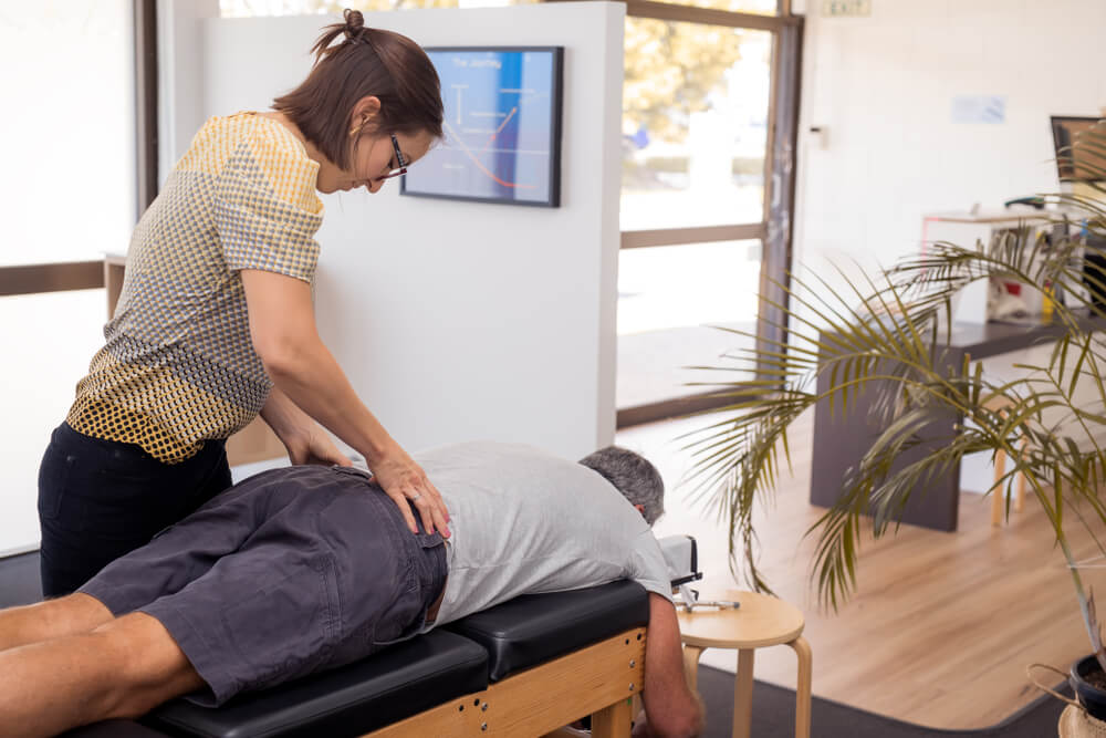 Three benefits of hands-on physical therapy for people with chronic pain