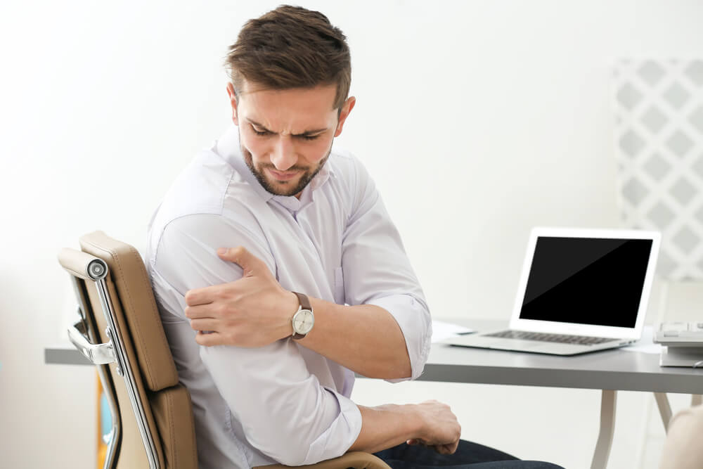 What happens if you don’t have physical therapy after rotator cuff surgery? shutterstock 562206061 physical therapy after rotator cuff surgery