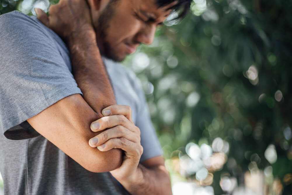 4 ways to reduce burning pain in your elbow