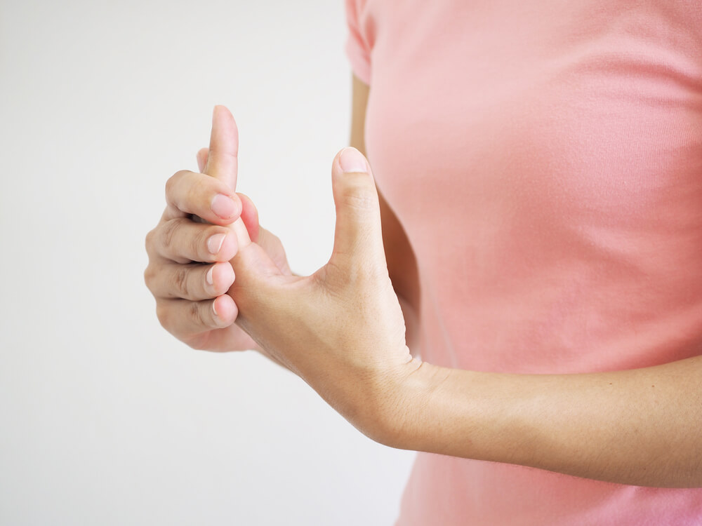 why does my finger hurt when i bend it