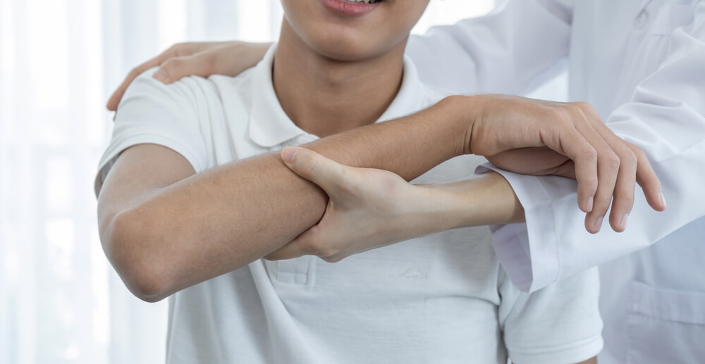 Is physical therapy after rotator cuff surgery painful? shutterstock 1939277833 is physical therapy after rotator cuff surgery painful