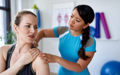 4 steps physical therapists can take to help fix a shoulder impingement