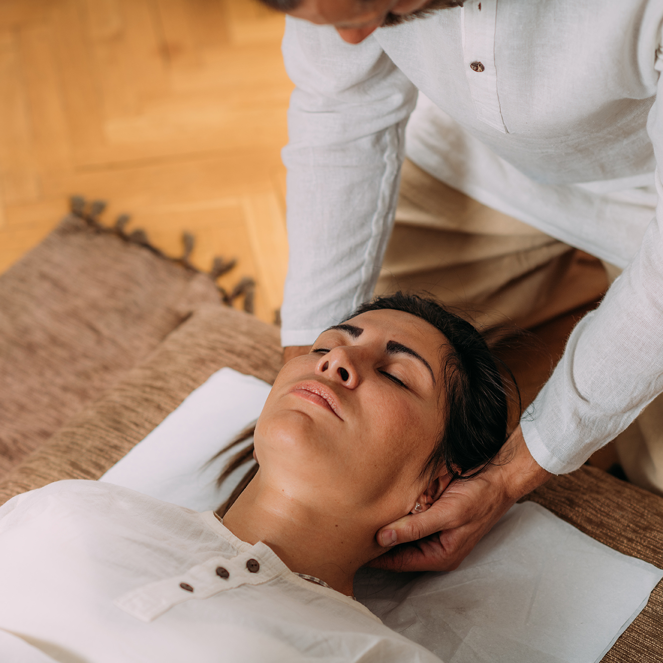 Neck misalignment: Symptoms, signs and treatments shiatsu neck stretch 2022 01 18 23 50 52 utc Neck misalignment: Symptoms, signs and treatments