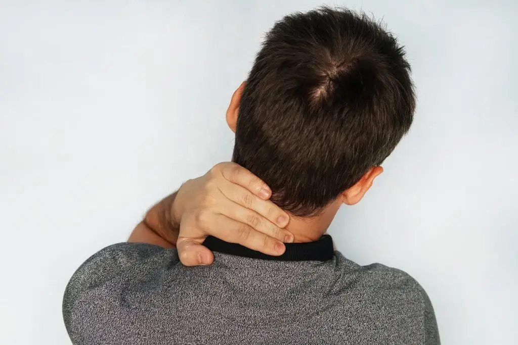 how to treat a pulled neck muscle neck pain